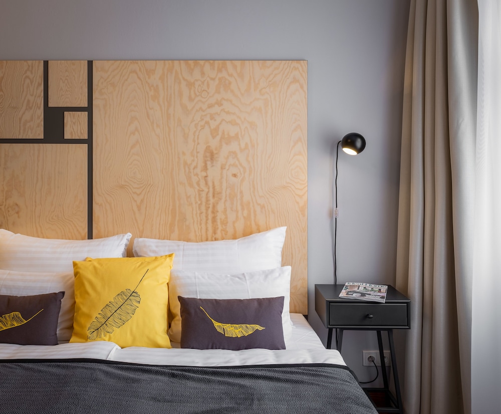 City Leaf Apartments by Adrez Living 10/20