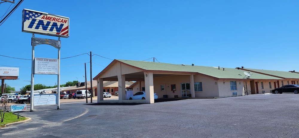 American Inn Cleburne 28/31