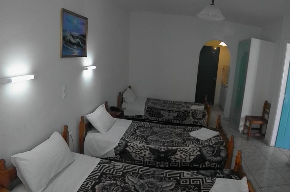 Vossos Hotel Apartments 15/41