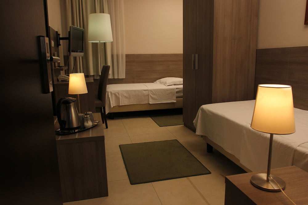 Zenit Hotel 7/19