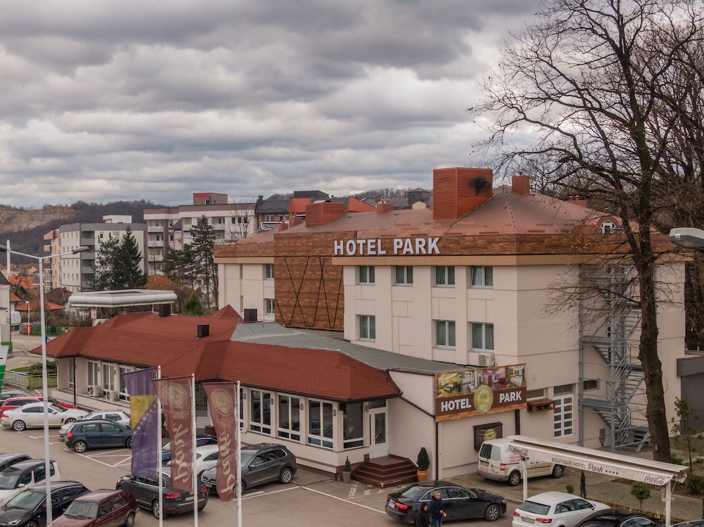 Hotel Park 1/48