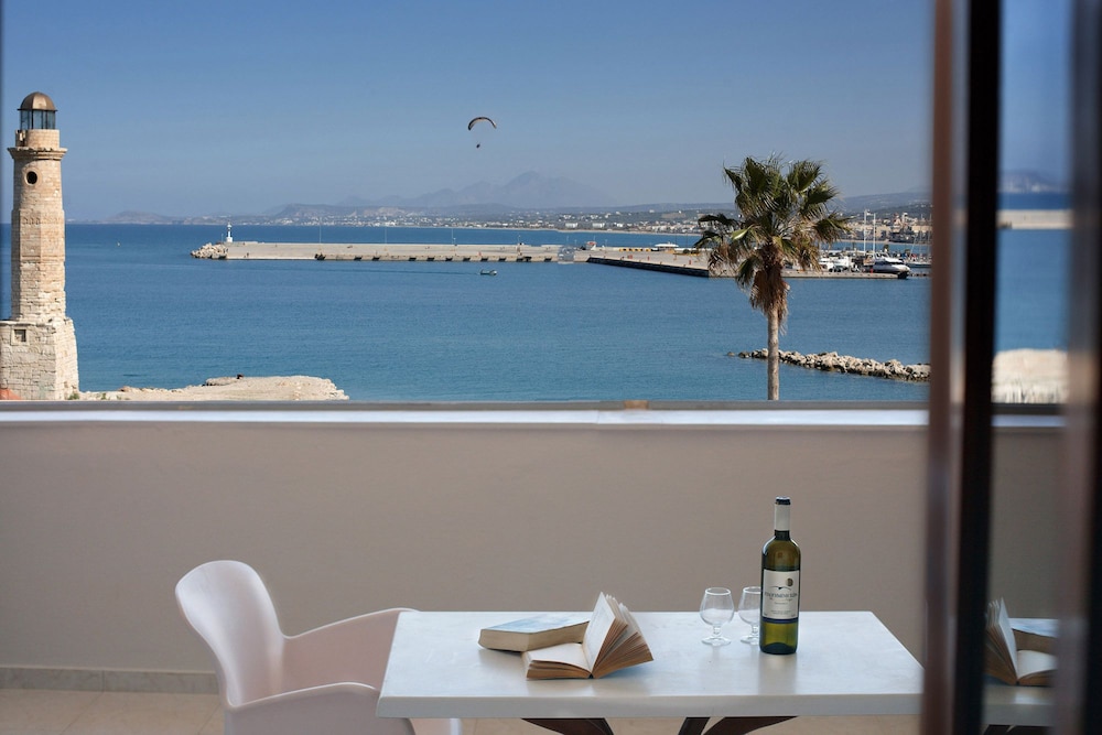 Faros Beach Hotel 22/42