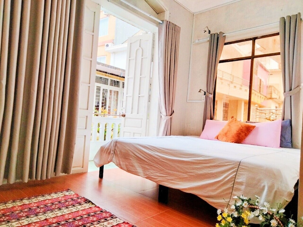 Amy Hostel Hue 39/65