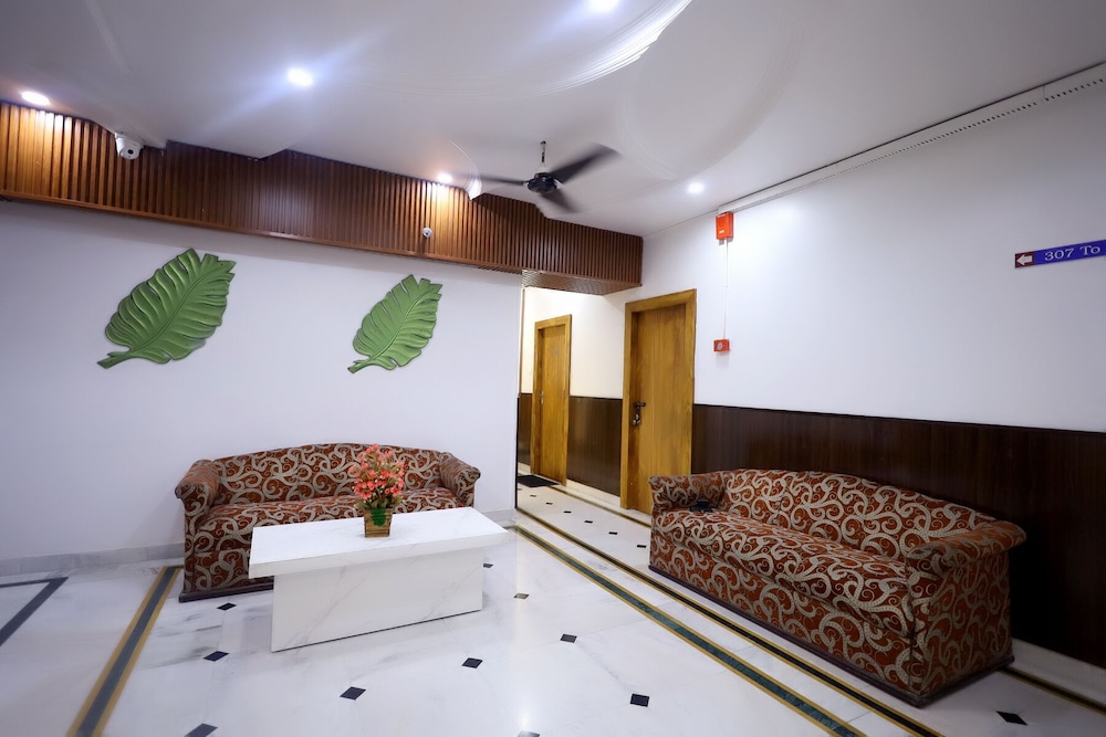 Hotel Krishna Sagar(Raj Nagar) 17/62