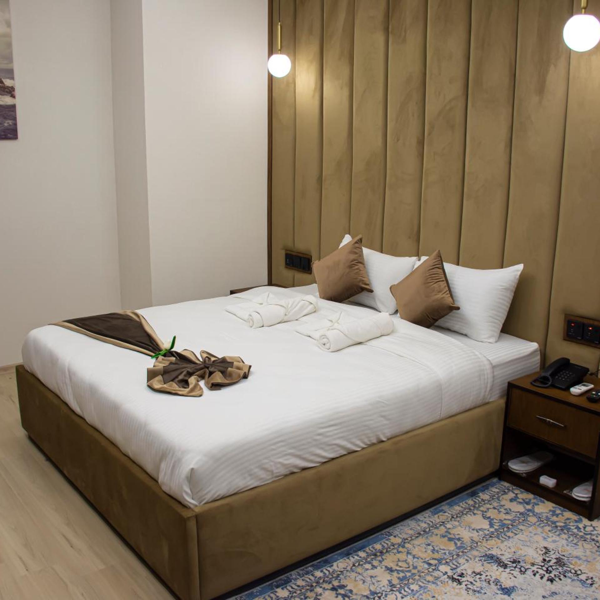 Blue Moon Hotel 23/63
