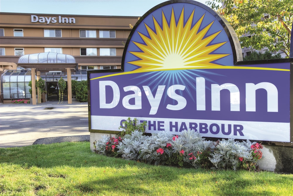 Days Inn by Wyndham Victoria On The Harbour 7/38