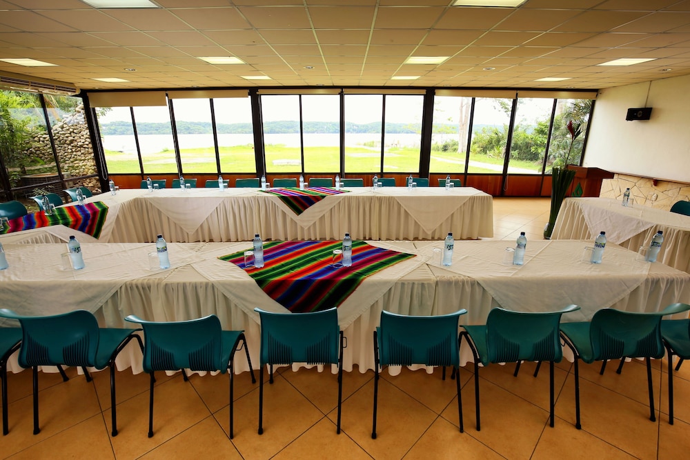Hotel Maya Internacional 45/58