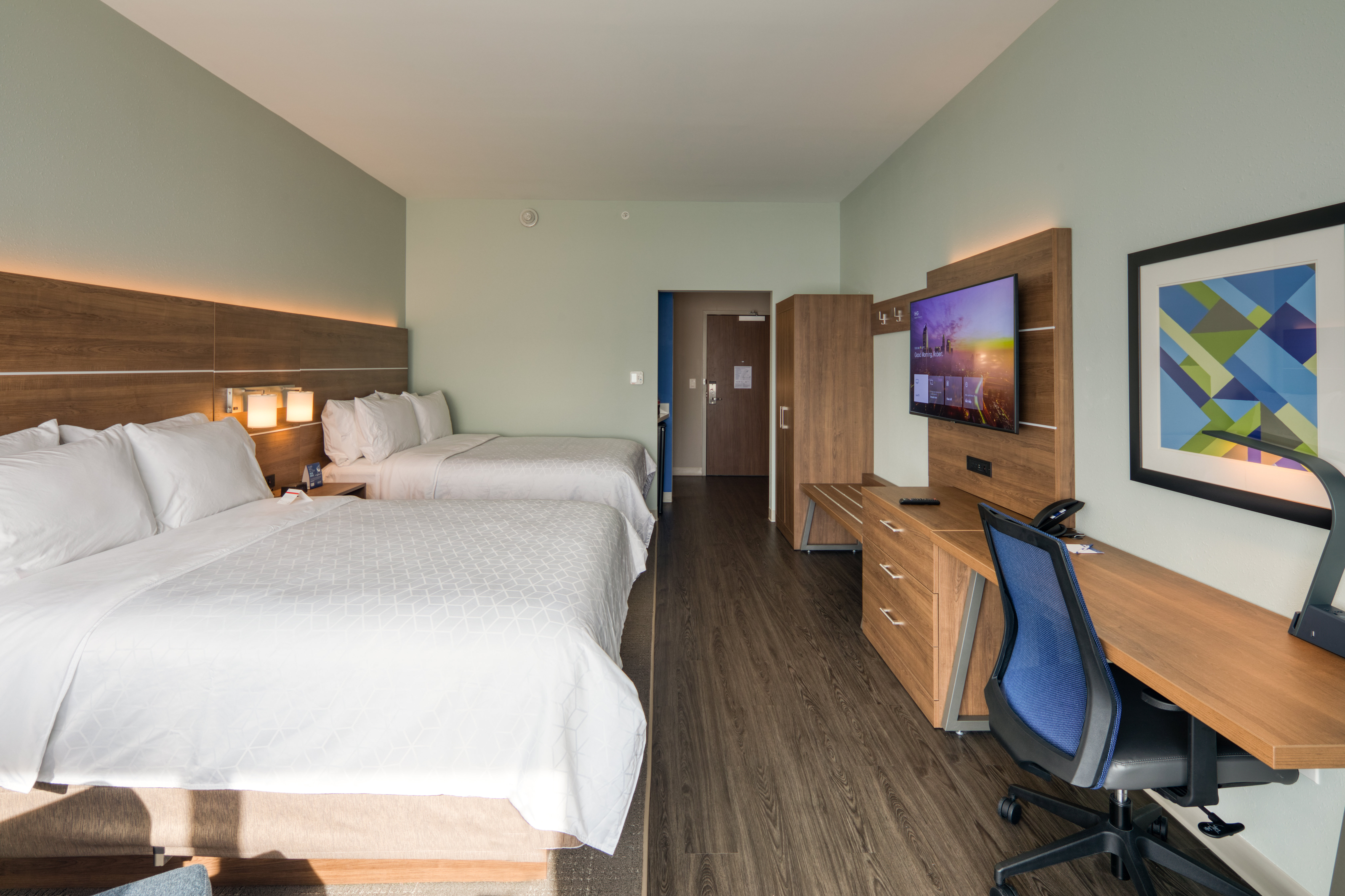 Holiday Inn Express & Suites Charlotte - South End 18/73