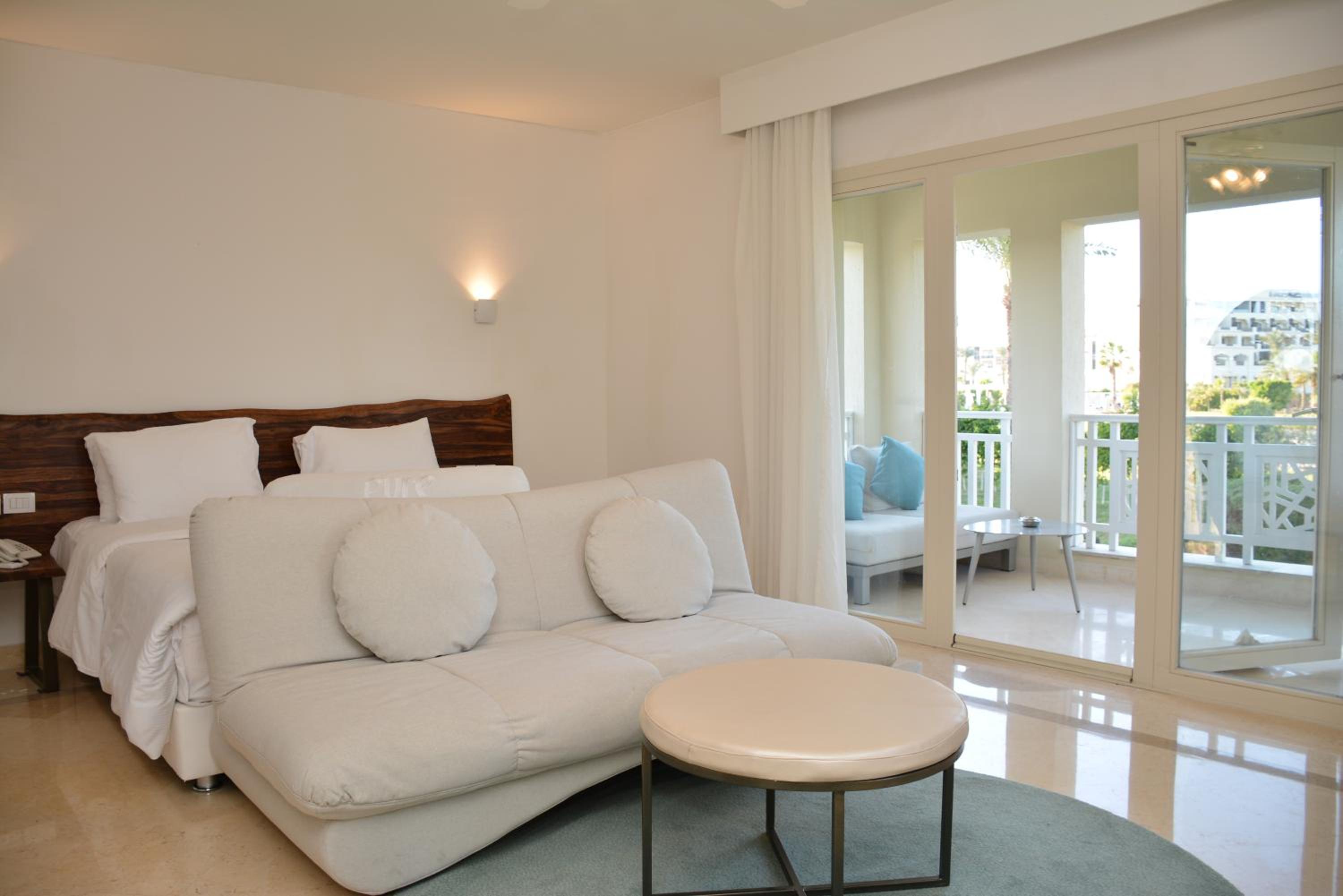 Golf House, Suite