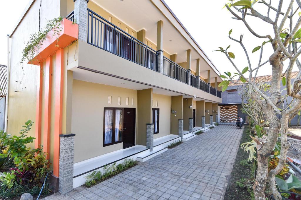 Reddoorz Plus Near Jalan Imam Bonjol Denpasar 3/28