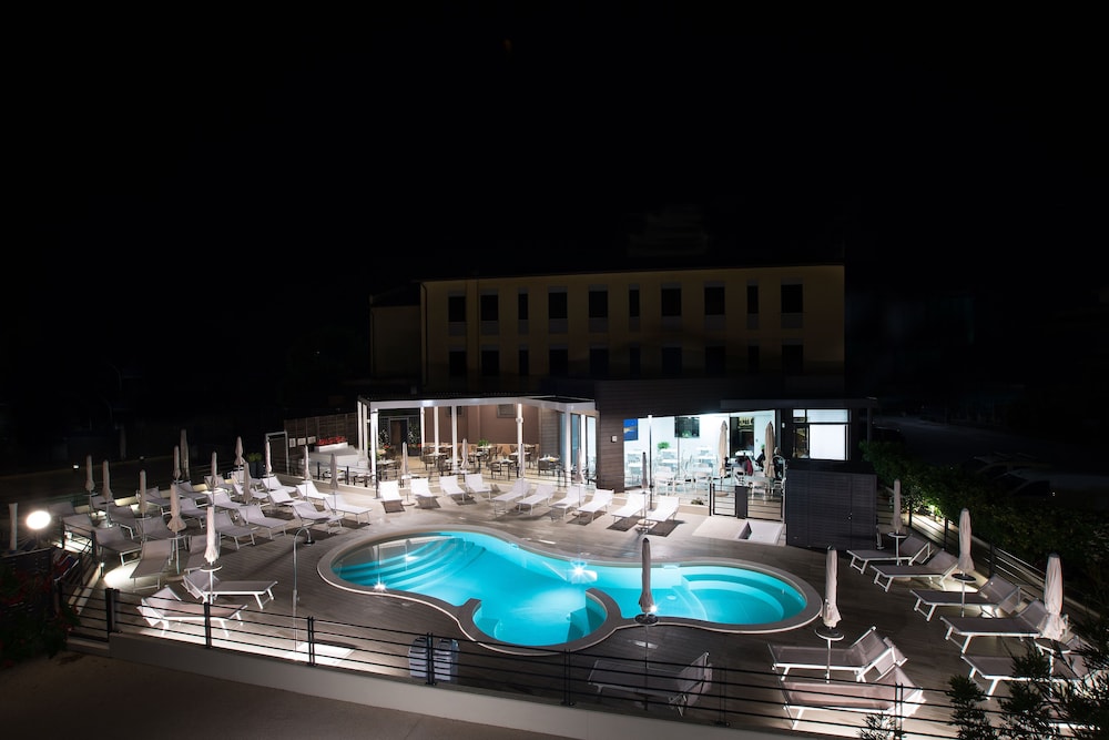 Hotel Ristorante Dante 44/50
