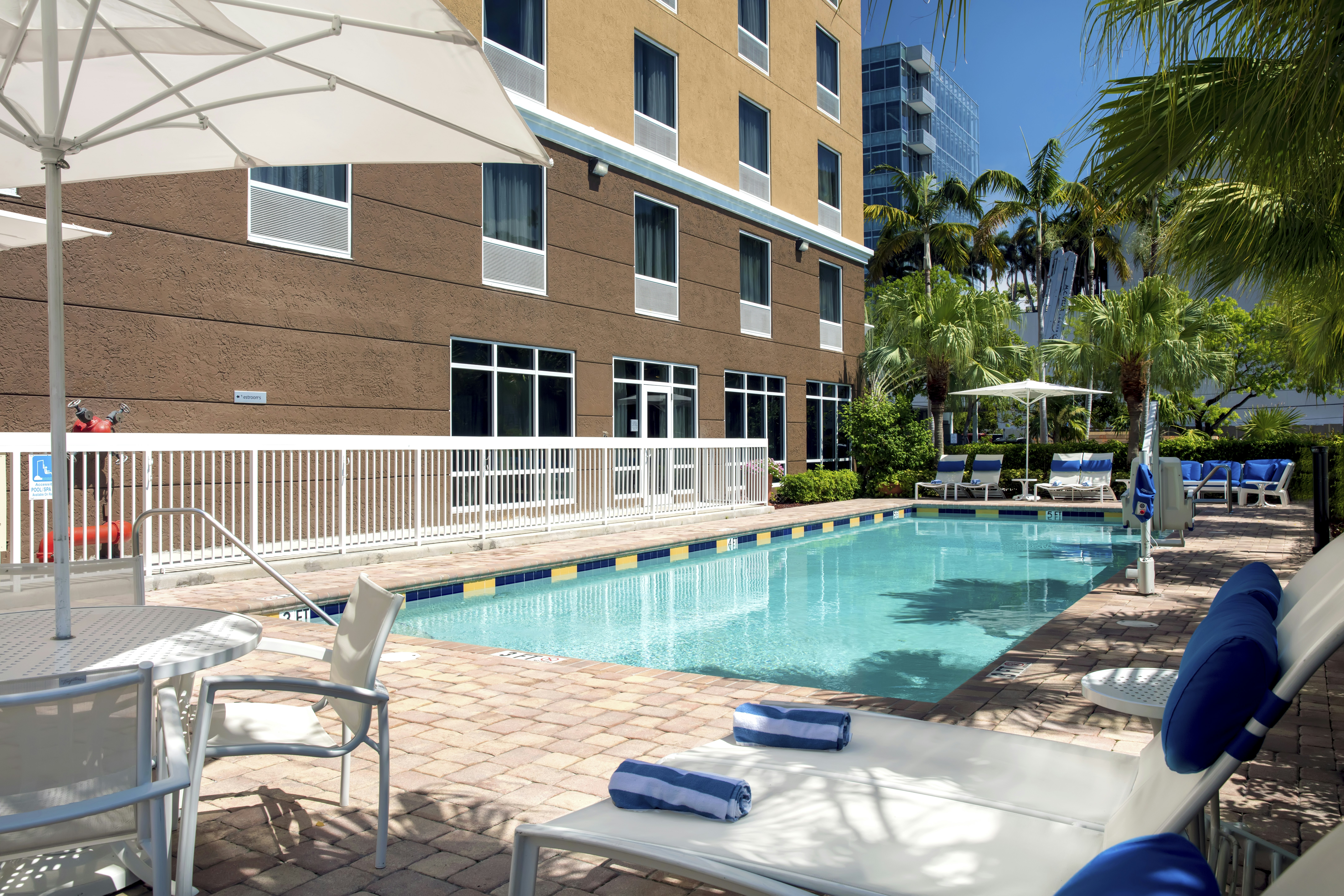 Hampton Inn By Hilton Hallandale Beach Aventura 37/37