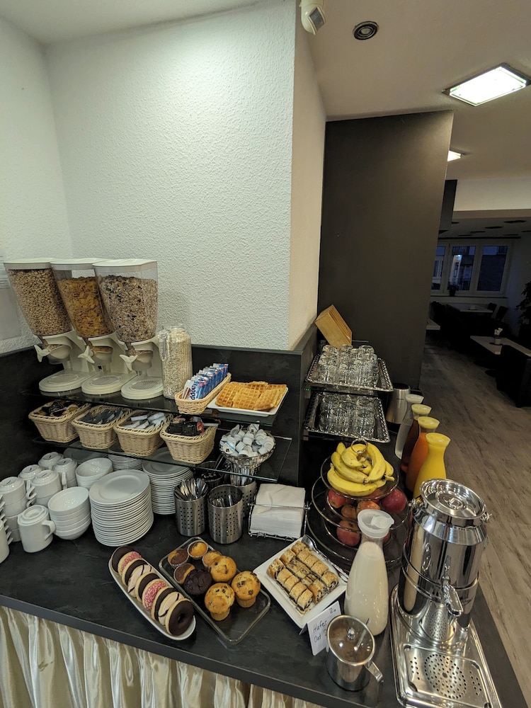 Adler Hotel Frankfurt 32/50