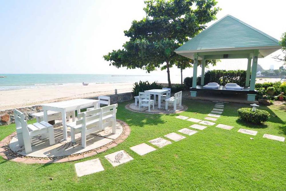 Sea Sky Beach Resort 16/45
