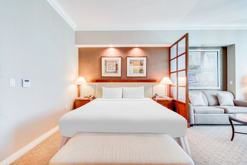 2 BEDROOMS, ELITE, SIGNATURE, PENTHOUSE SUITE, JETTED TUB, BALCONY