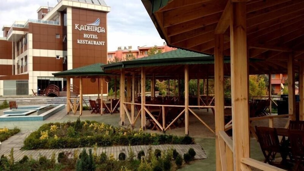 Kadhirga Hotel 25/32
