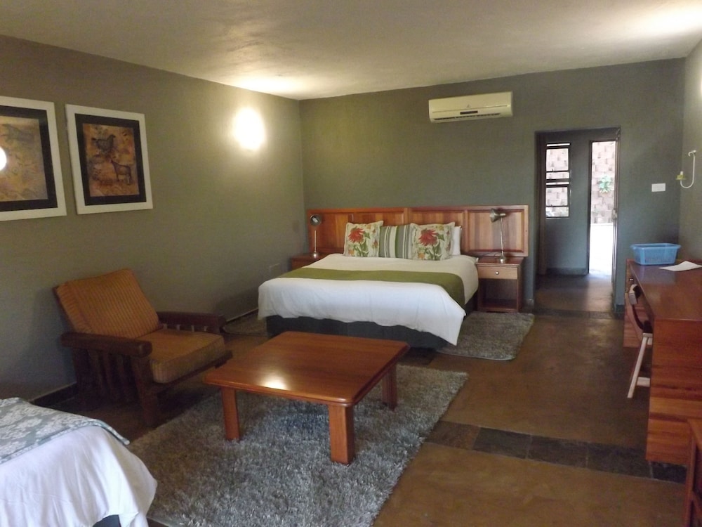 Ebundu Lodge 44/79