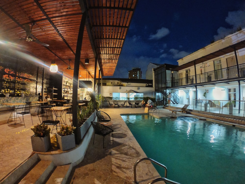 Medellin Vibes Hostel 66/70