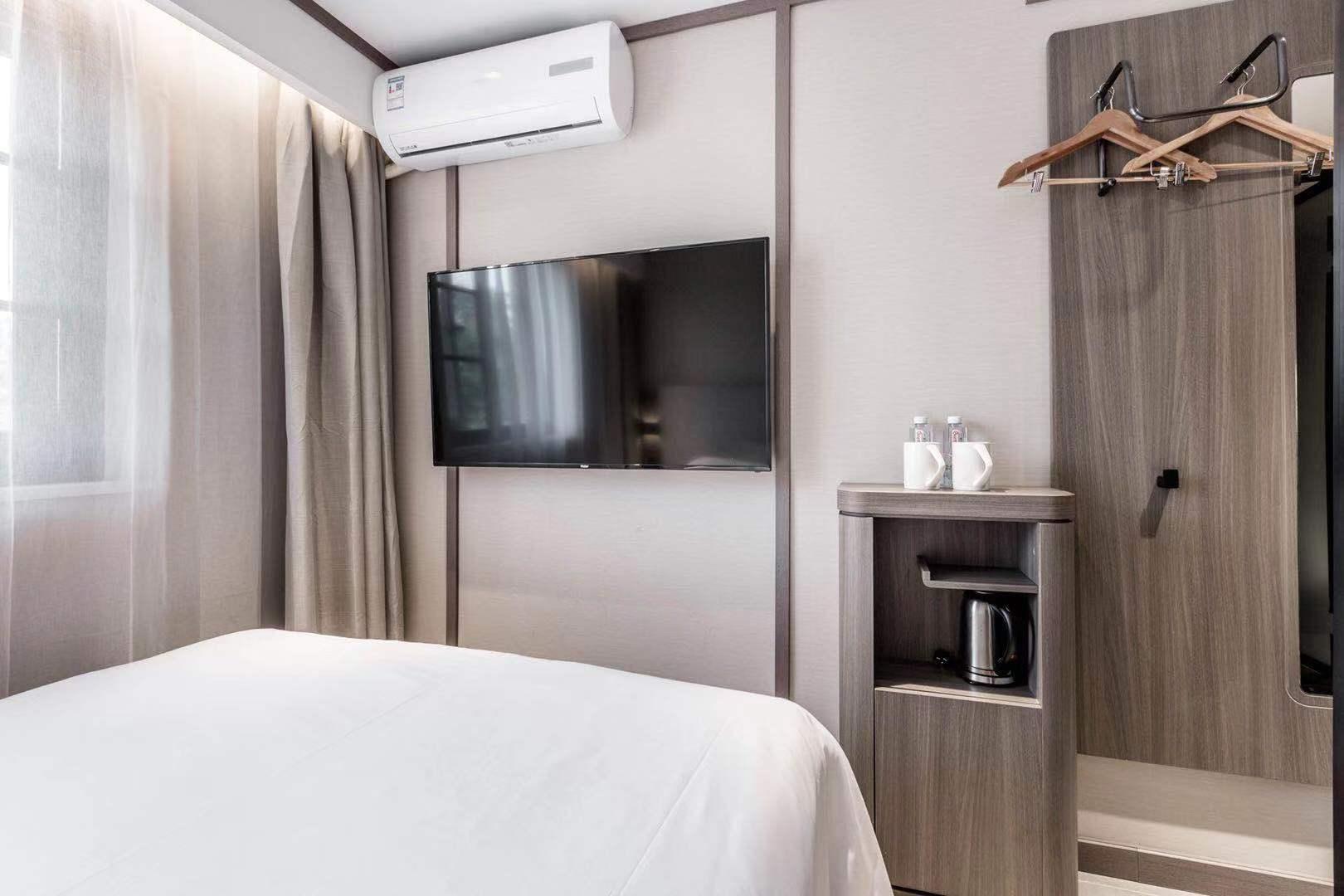 Hanting Hotel (Shenzhen Huaqiang Center Park) 8/28