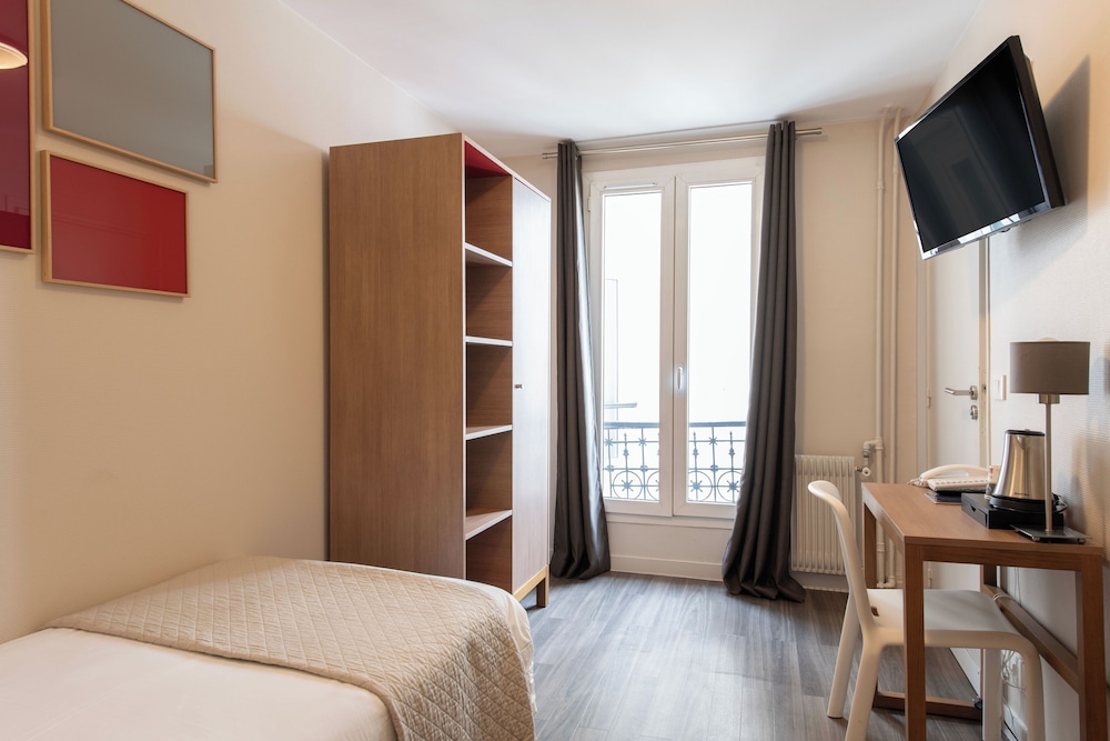 Est Hotel 4/52