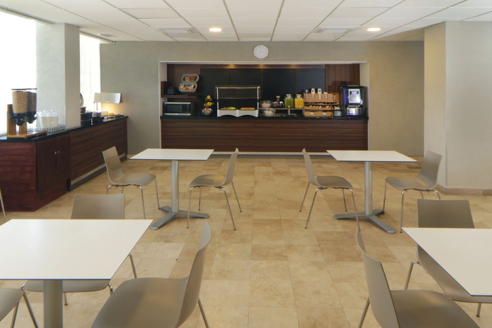 City Express by Marriott Nuevo Laredo 39/58