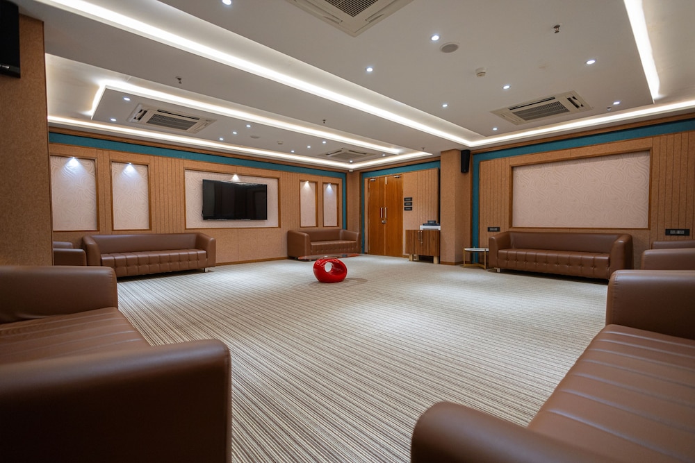 Ramada Encore by Wyndham Viramgam 32/58