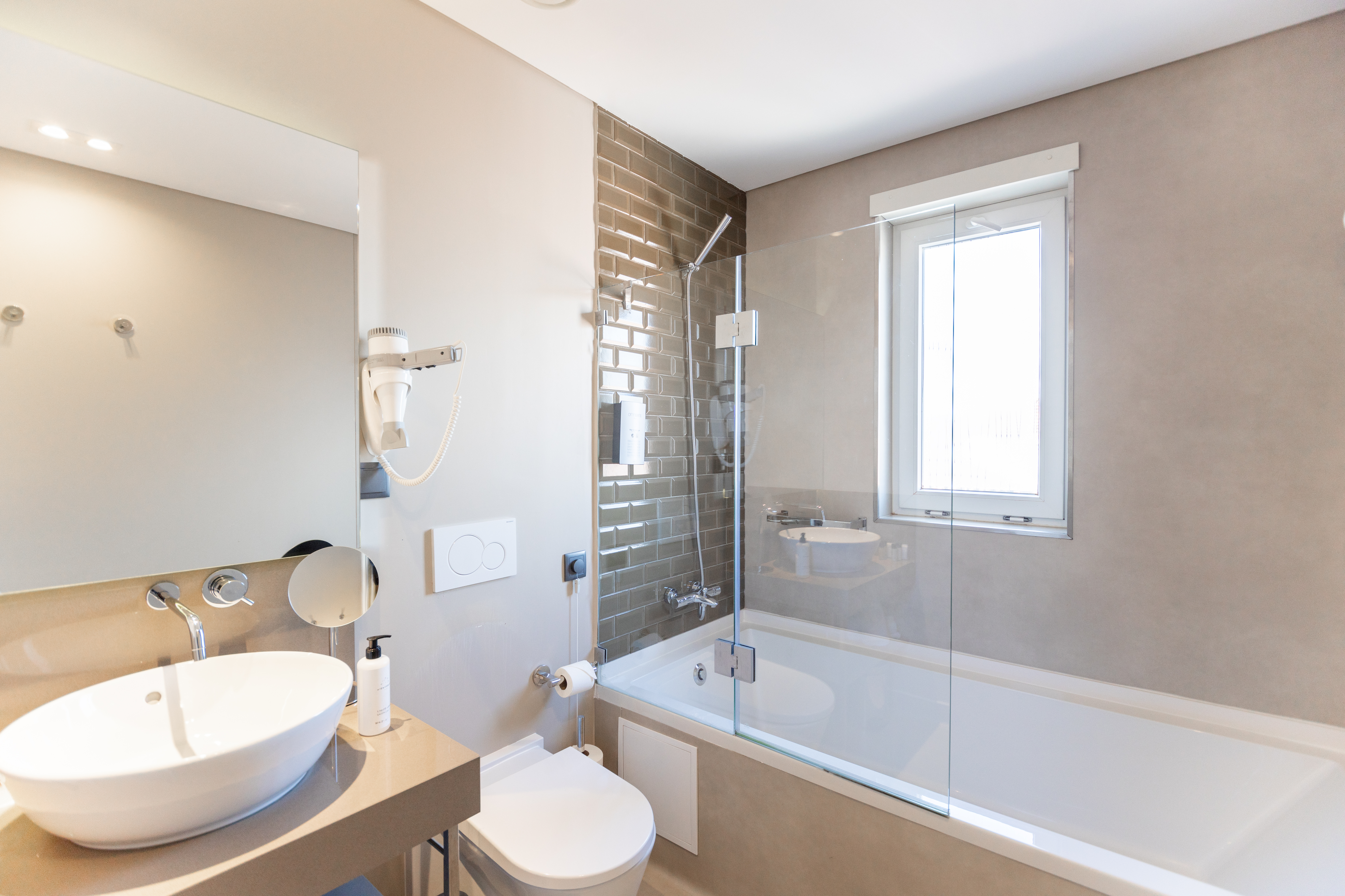 Avenida Boutique Hotel 43/50