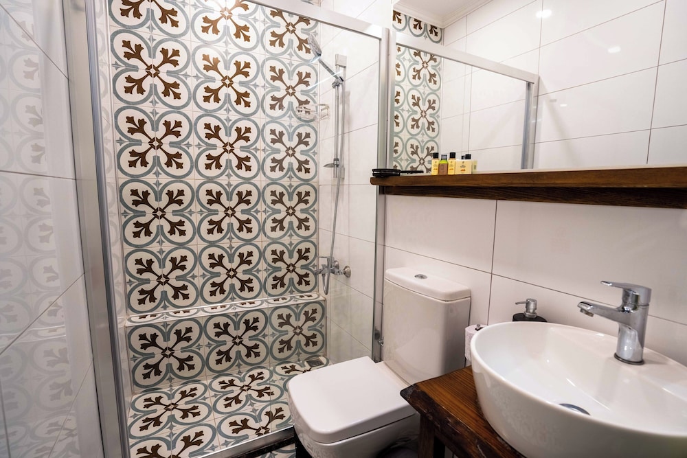 Cunda Tas Otel by Taze 48/50