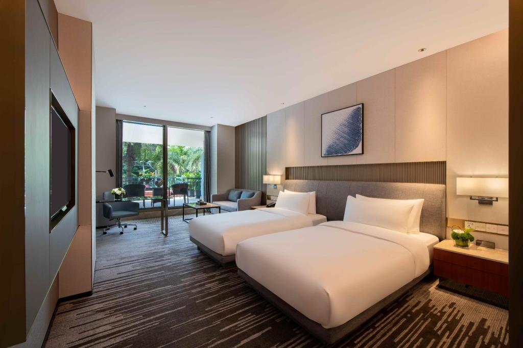 Mountain, Guest Room, Executive, Twin Beds, Mountain View, Club Lounge Access, Dongguan Forum Hotel and Apartment 2/7