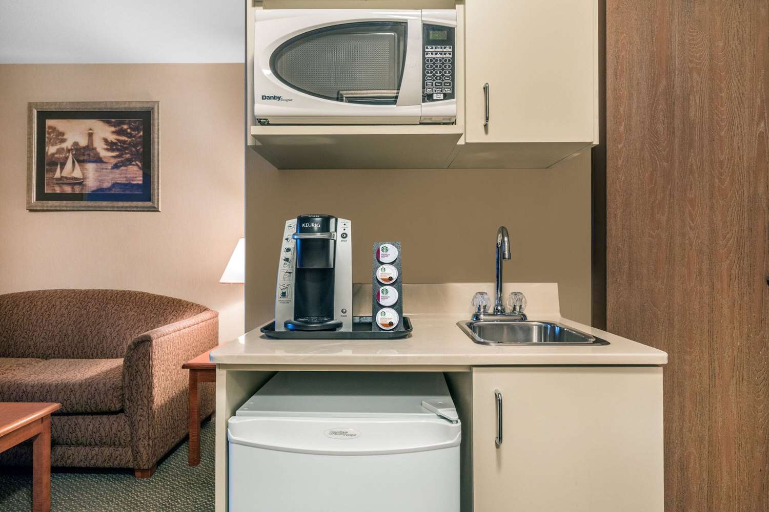 Ramada Clairmont/Grande Prairie 16/17