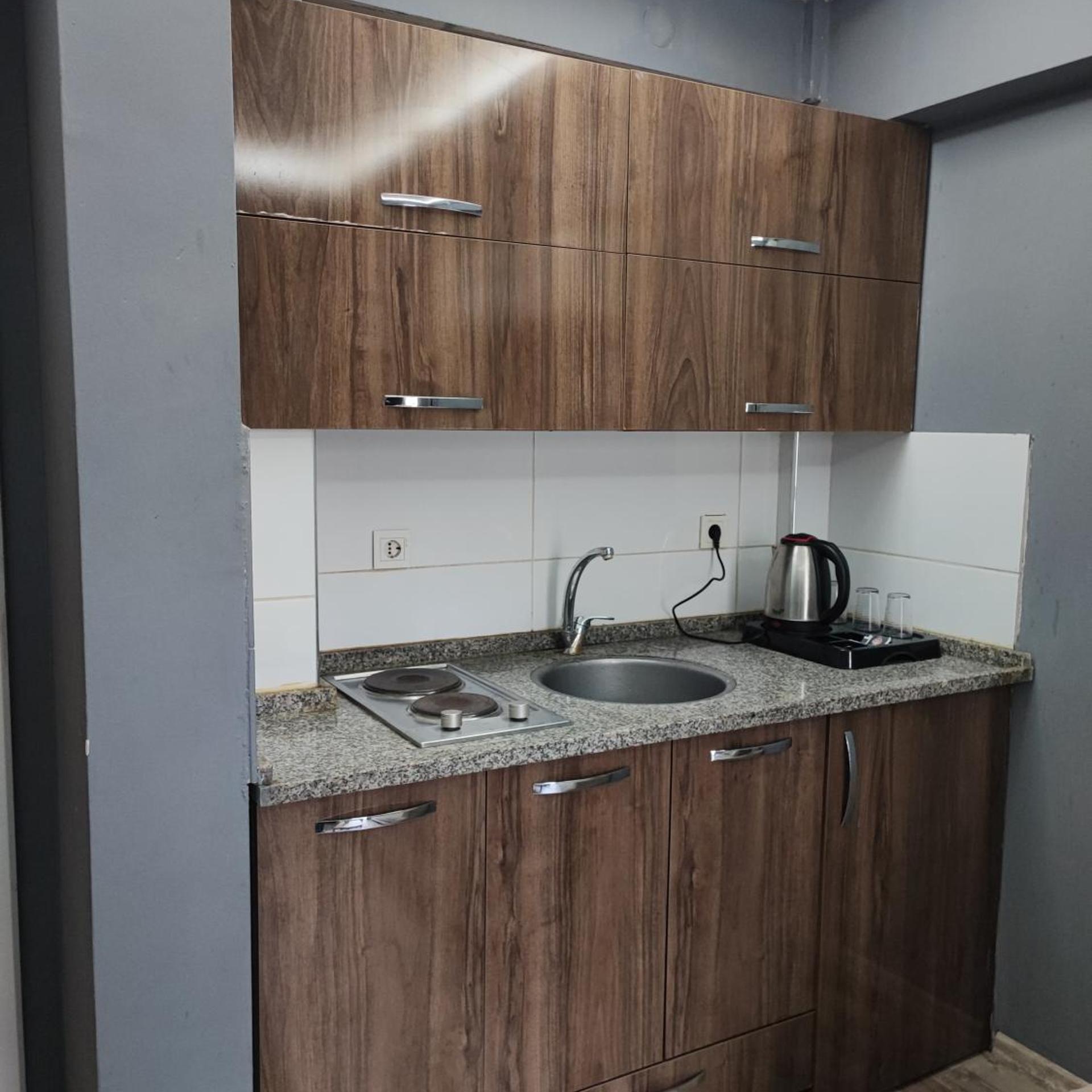 Smyrna Homes & Suits 4/33