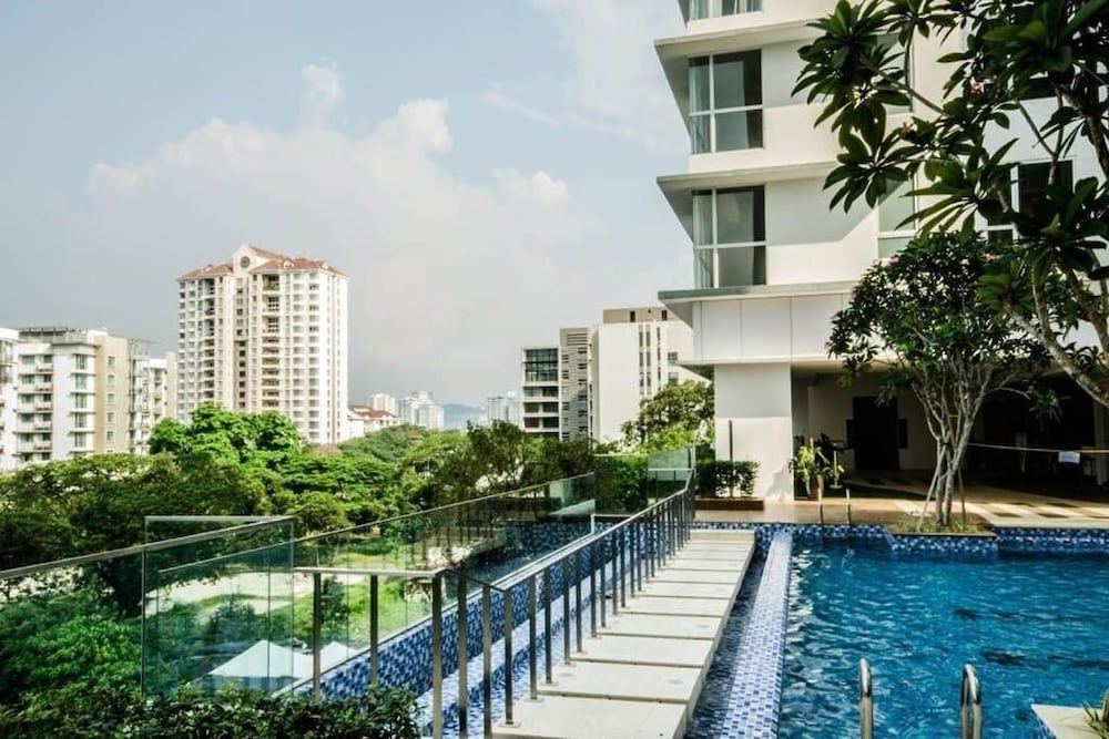 A Place Define Happiness In M Suite Klcc 44/50