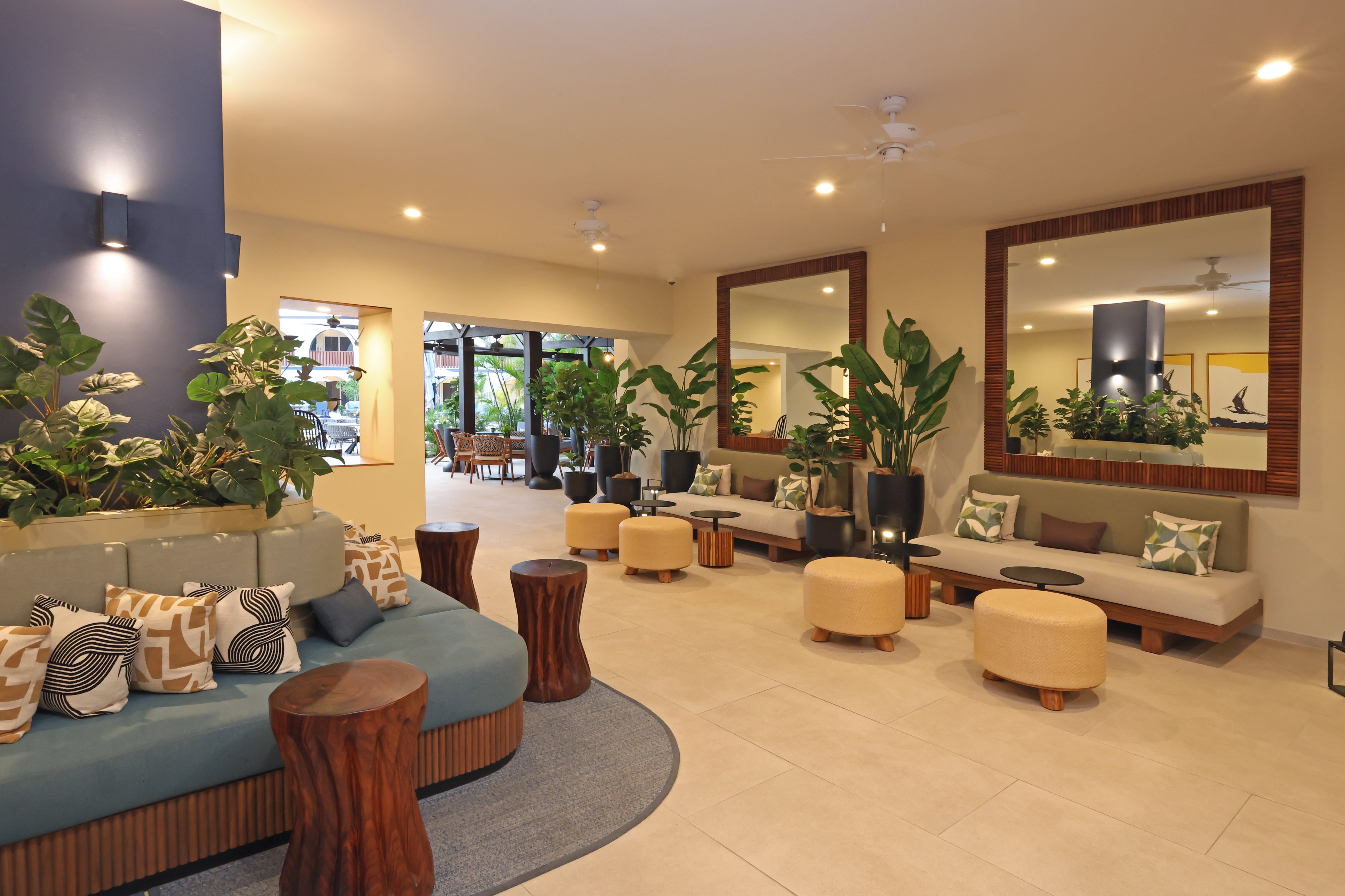 Voco Surfside Aruba by IHG 47/90