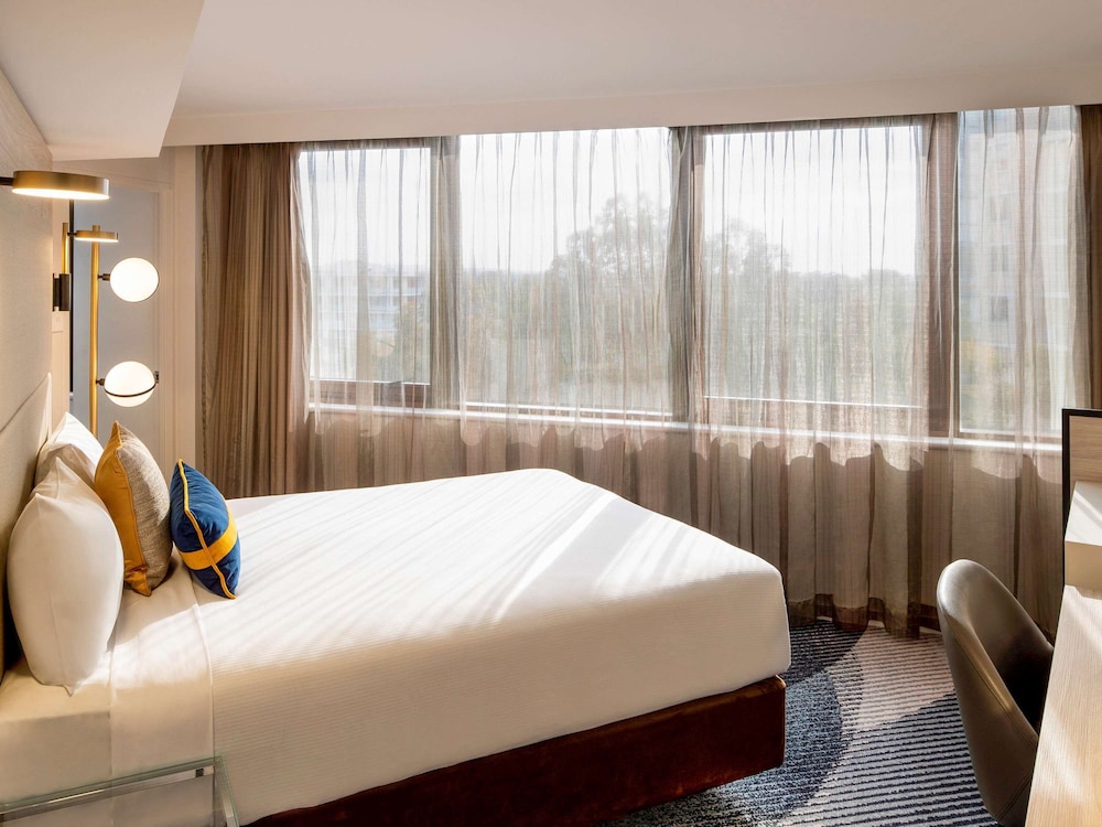 NOVOTEL SYDNEY PARRAMATTA 20/70