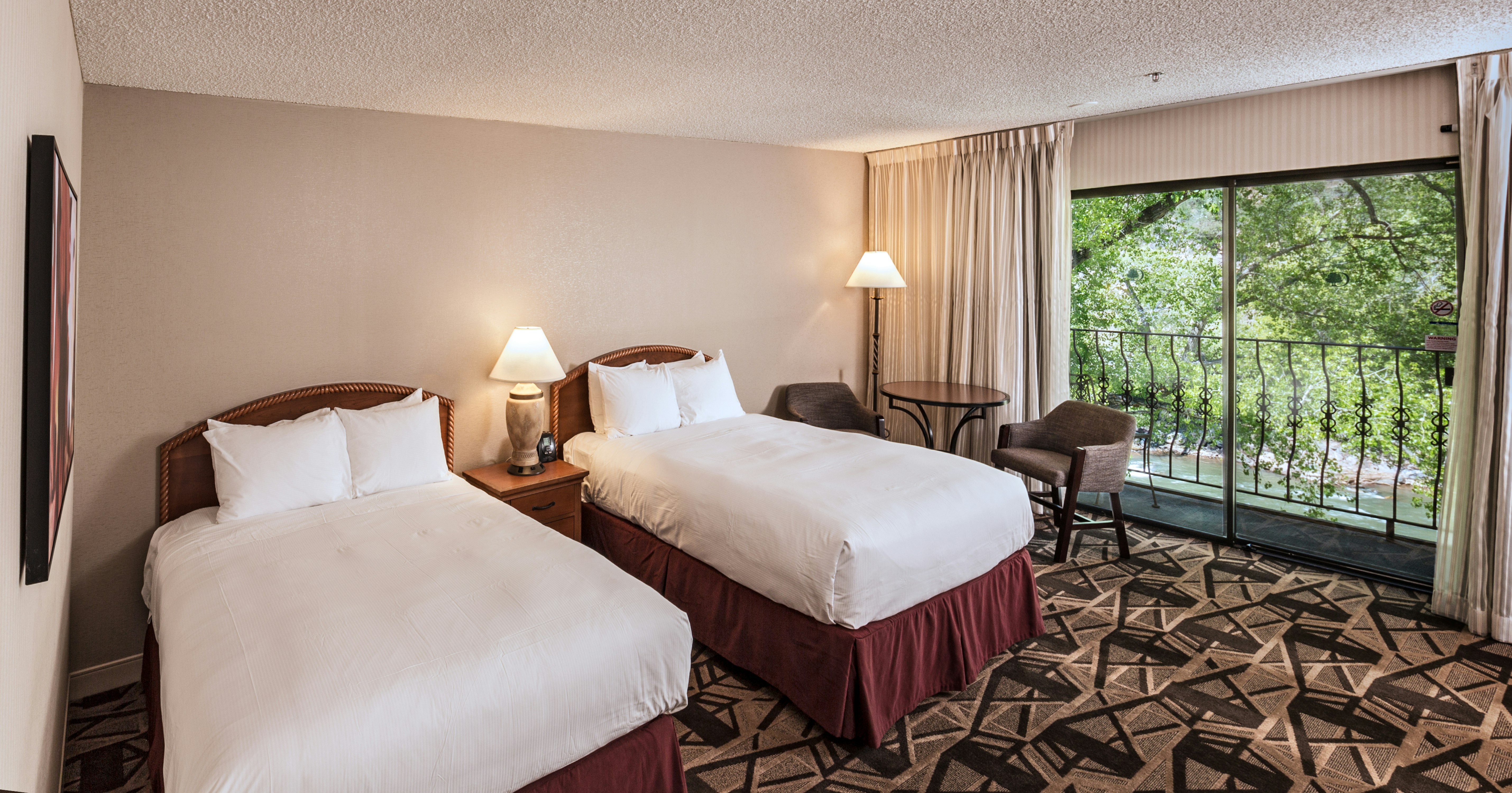 Room, 2 Queen Beds, River View, Accessible