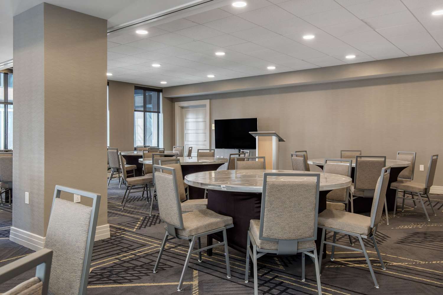 Renaissance Saint Elm Dallas Downtown Hotel 42/47