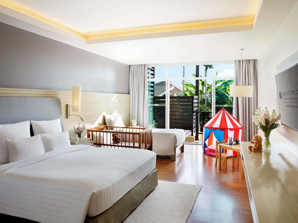 DELUXE, FAMILY, KING BED, SOFA, BALCONY