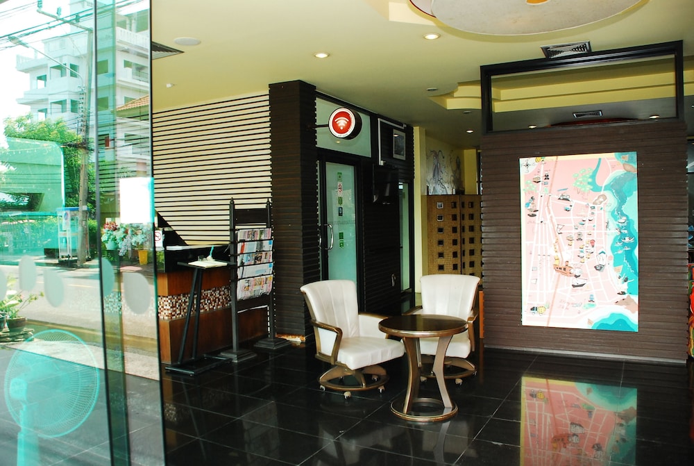 Prachuap Beach Hotel 12/40