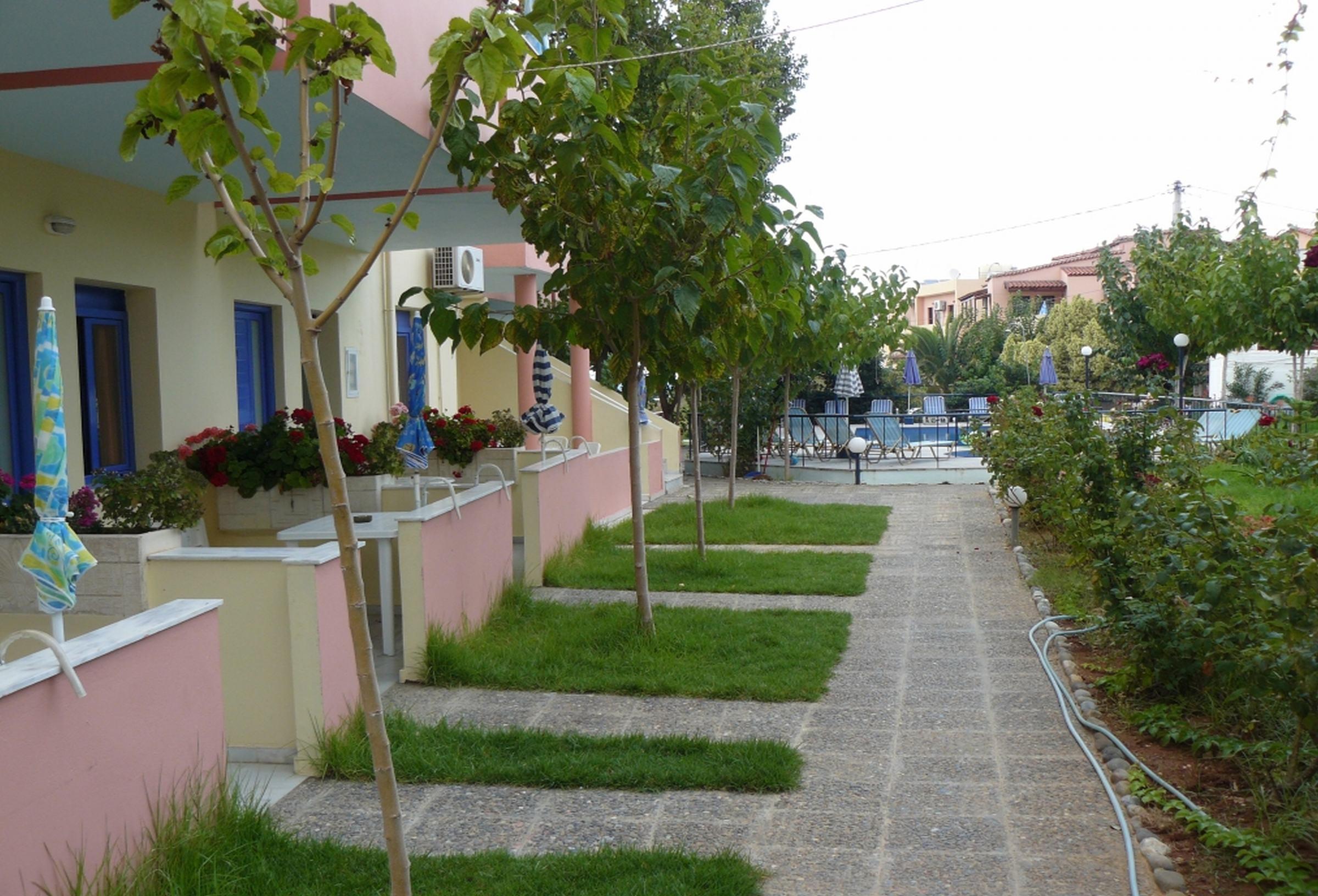 Leonidas Apartments 40/47