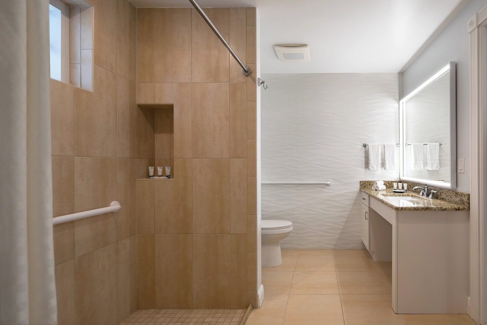 غرفة تقليدية بسريرين كوين بإطلالة على النهر بشرفة، Westin Cape Coral Resort Formely the Resort At Marina Village 5/5