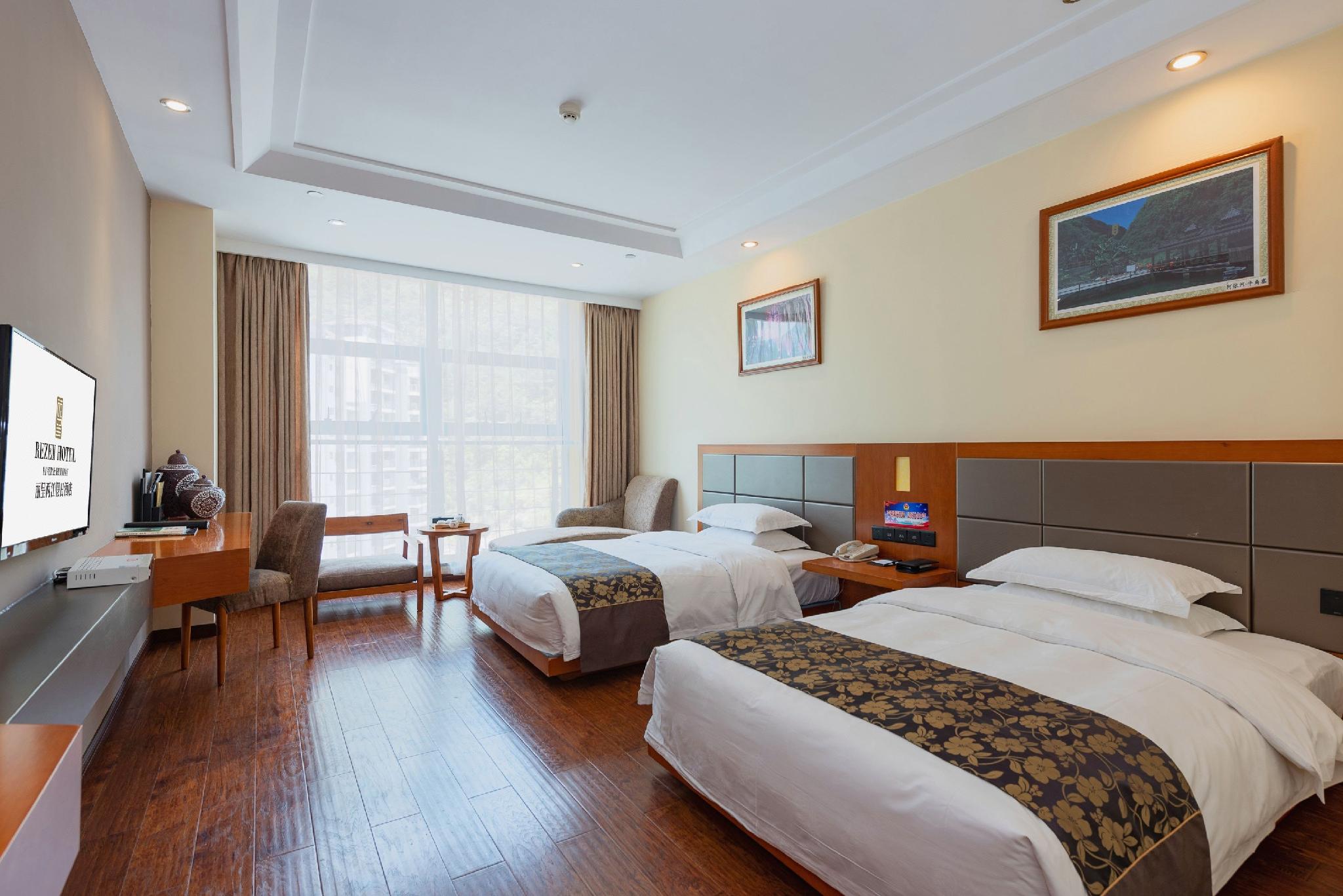 River & Holiday Rezen Hotel PengShui 9/20
