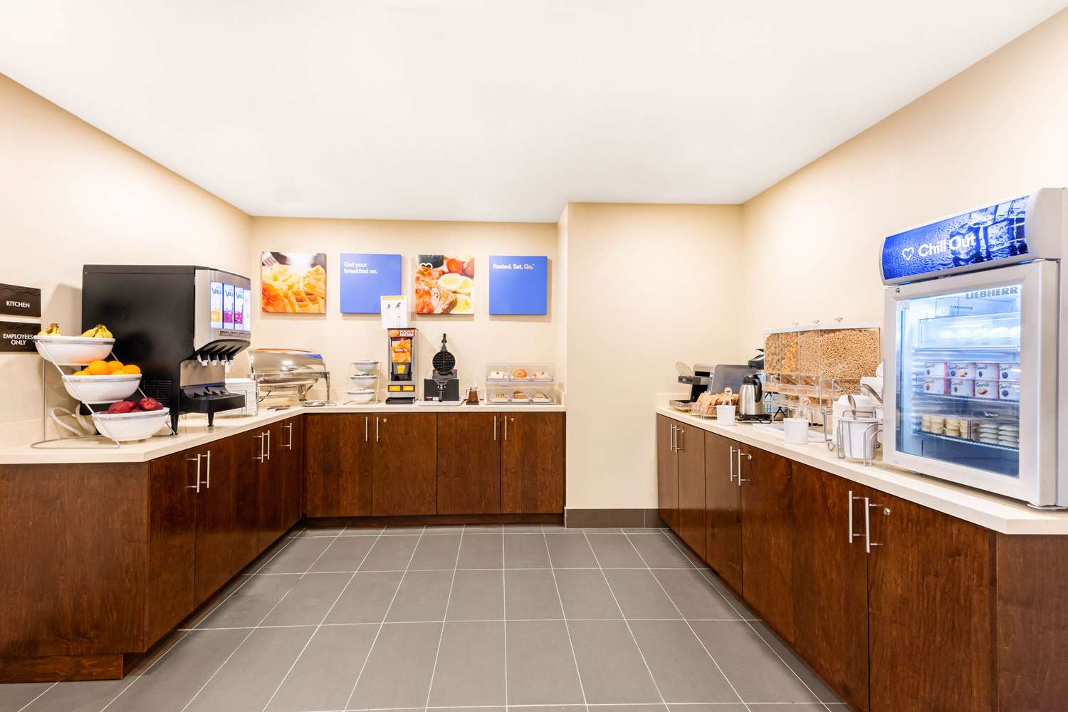 Comfort Inn & Suites Bowmanville 3/12