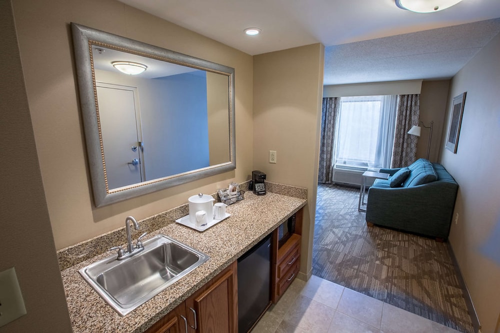 Hampton Inn & Suites Tilton 33/66