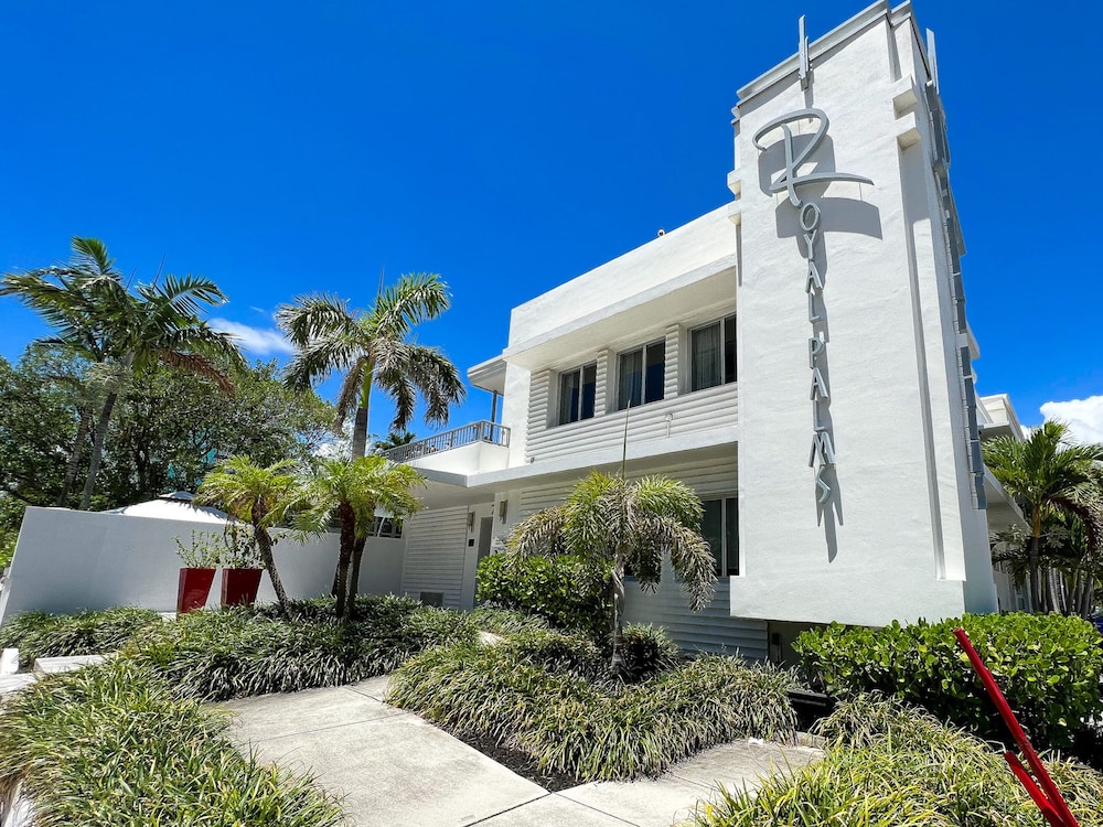 Royal Palms Resort And Spa A North Beach Village Resort Hotel 8/80