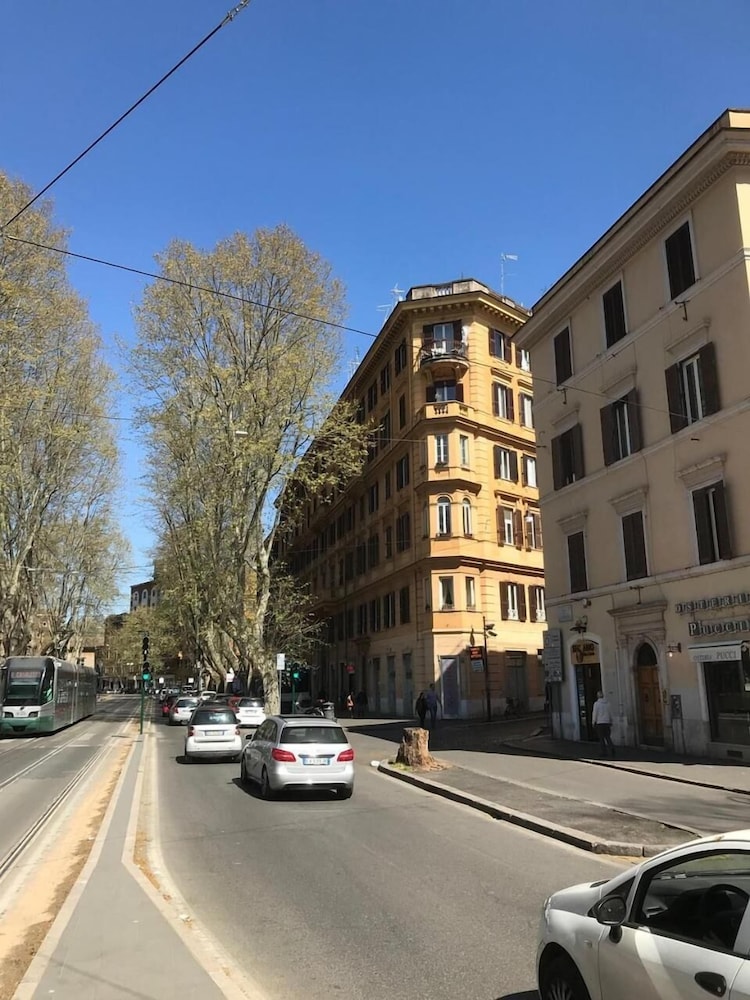 Paola A Trastevere 40/45