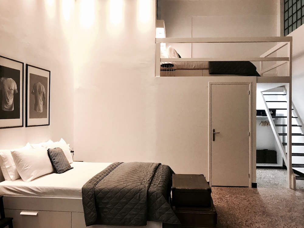 Concierge Athens I 19/50