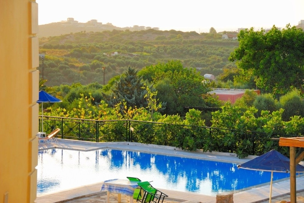 Aloni Suites 24/35