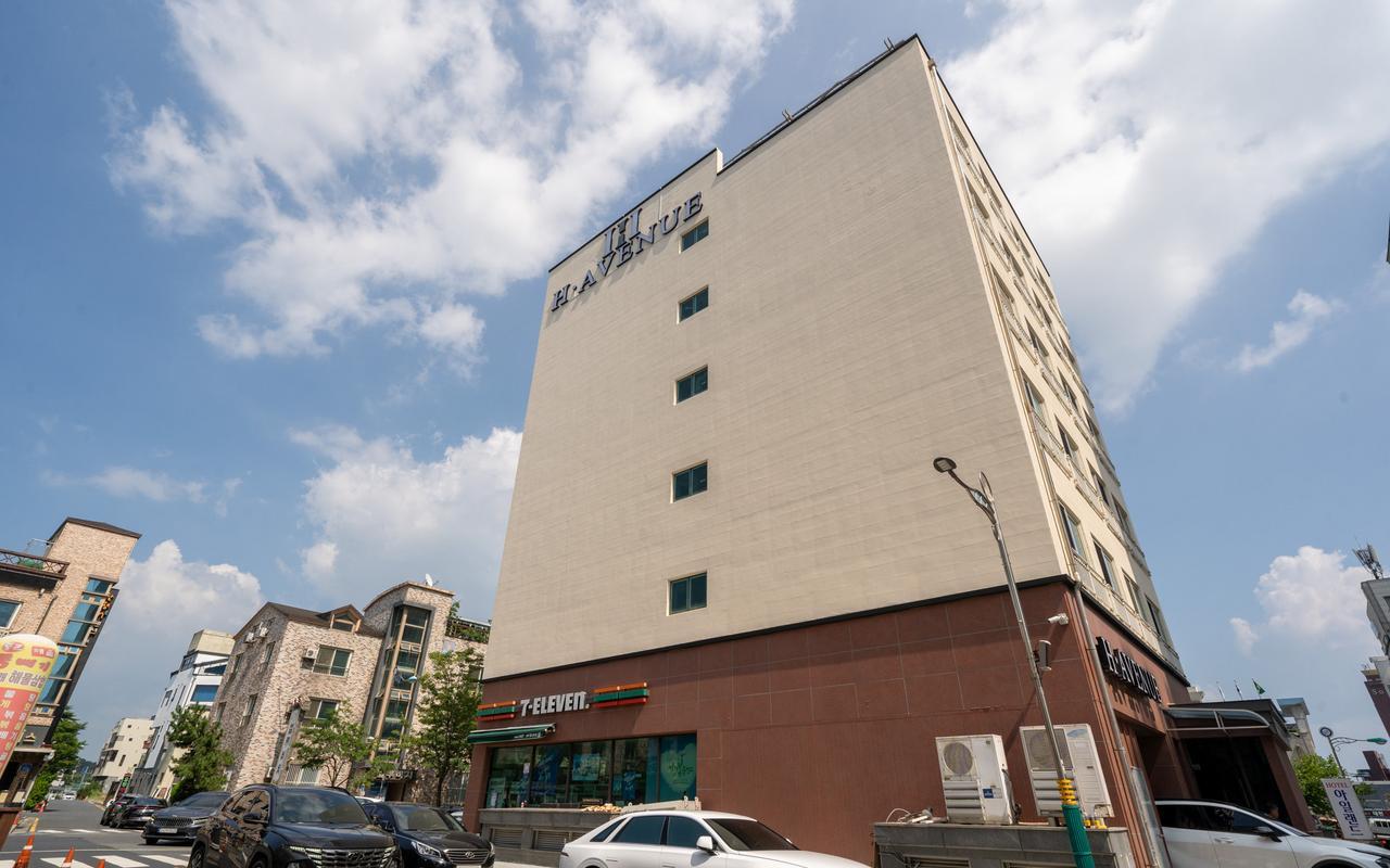 K-Hotel 1/36