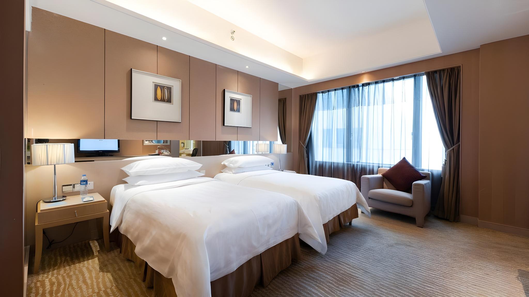 DELUXE, 2 BEDS