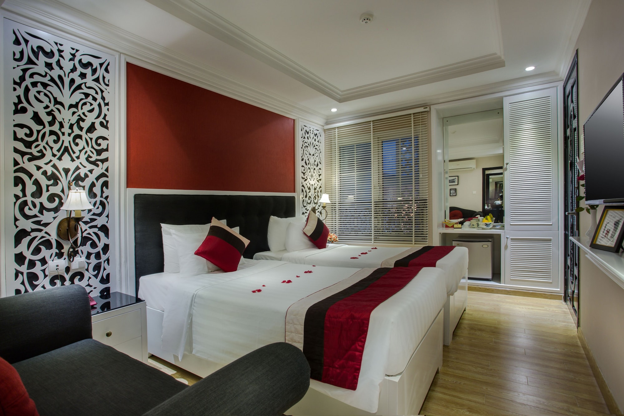 SUPERIOR, TWIN BEDS